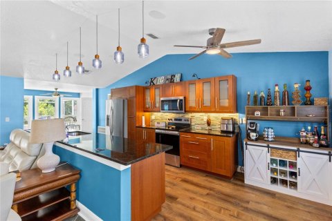 House in Kissimmee, Florida 3 bedrooms, 156.73 sq.m. № 2113821 - photo 4