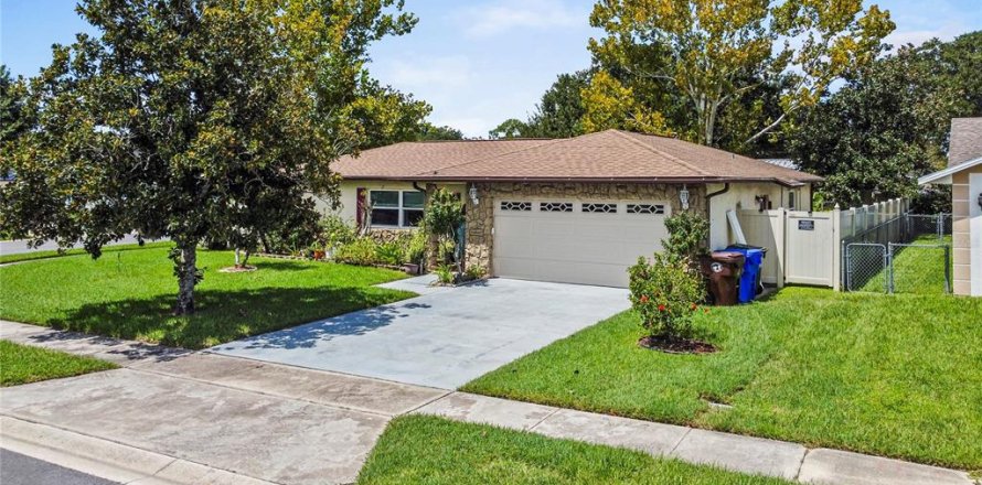 House in Kissimmee, Florida 2 bedrooms, 109.07 sq.m. № 1883090