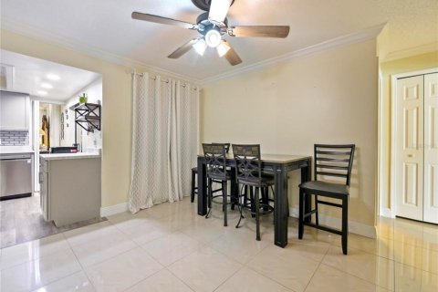 House in Kissimmee, Florida 2 bedrooms, 109.07 sq.m. № 1883090 - photo 11