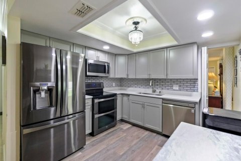 House in Kissimmee, Florida 2 bedrooms, 109.07 sq.m. № 1883090 - photo 8