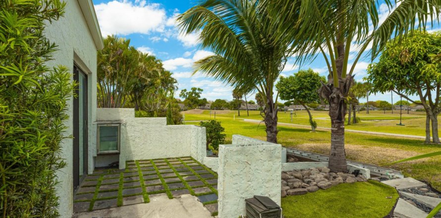 Villa ou maison à Lake Worth, Floride 2 chambres, 162.67 m2 № 1128827