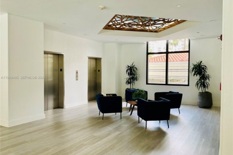 Condo in Miami, Florida, 1 bedroom  № 2031004 - photo 18