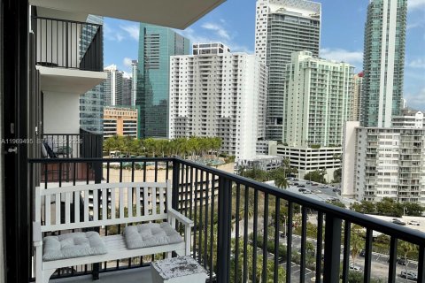 Condo in Miami, Florida, 1 bedroom  № 2031004 - photo 2