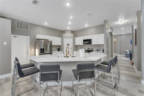 House in Davenport, Florida 7 bedrooms, 335.47 sq.m. № 1833559 - photo 16