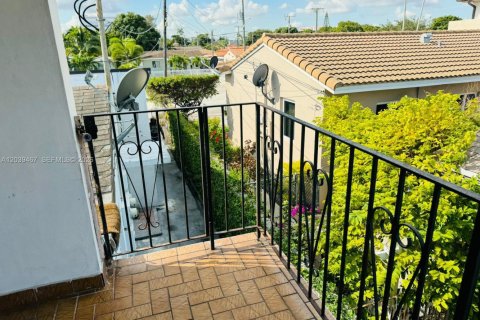 House in Miami, Florida 2 bedrooms, 116.13 sq.m. № 2088181 - photo 5