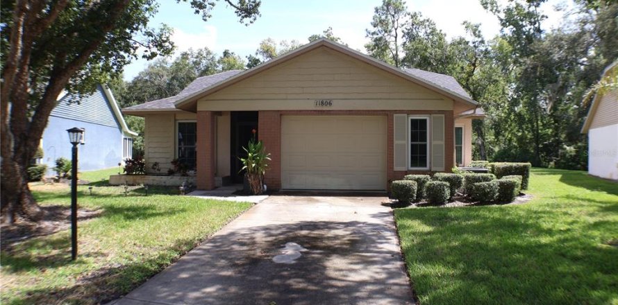 House in New Port Richey, Florida 3 bedrooms, 125.33 sq.m. № 2166829