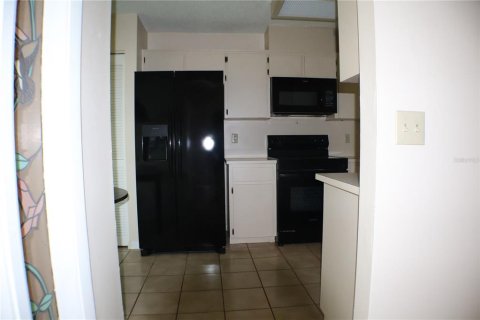House in New Port Richey, Florida 3 bedrooms, 125.33 sq.m. № 2166829 - photo 7