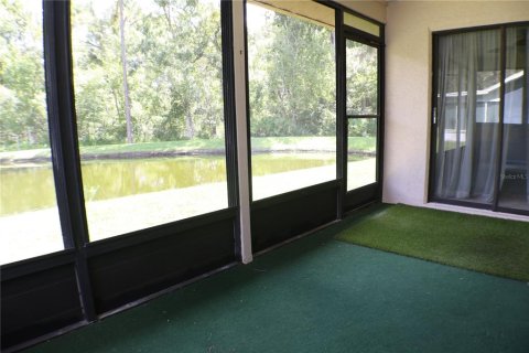 House in New Port Richey, Florida 3 bedrooms, 125.33 sq.m. № 2166829 - photo 25