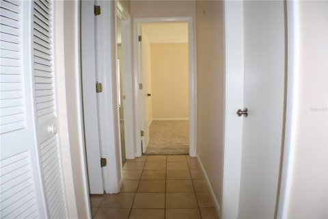 House in New Port Richey, Florida 3 bedrooms, 125.33 sq.m. № 2166829 - photo 14
