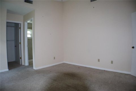 House in New Port Richey, Florida 3 bedrooms, 125.33 sq.m. № 2166829 - photo 19