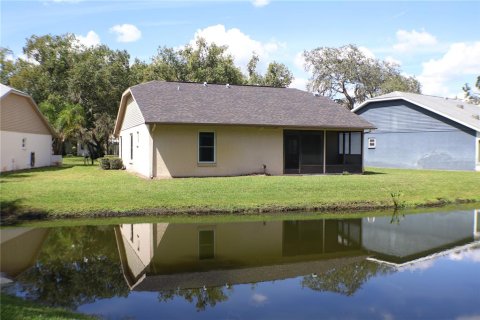 House in New Port Richey, Florida 3 bedrooms, 125.33 sq.m. № 2166829 - photo 28