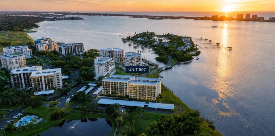 Condo à Belleair, Floride, 2 chambres  № 2156556