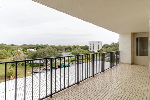Copropriété à louer à Belleair, Floride: 2 chambres, 129.6 m2 № 2156556 - photo 5