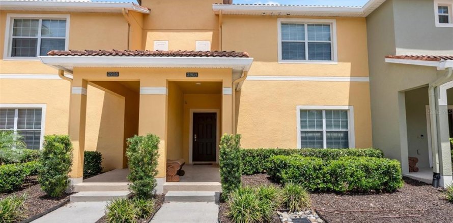 Adosado en Kissimmee, Florida 4 dormitorios, 176.7 m2 № 2206526
