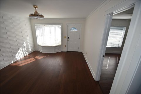 Villa ou maison à vendre à Saint Petersburg, Floride: 5 chambres, 238.76 m2 № 2399383 - photo 4