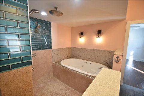 Villa ou maison à vendre à Saint Petersburg, Floride: 5 chambres, 238.76 m2 № 2399383 - photo 10