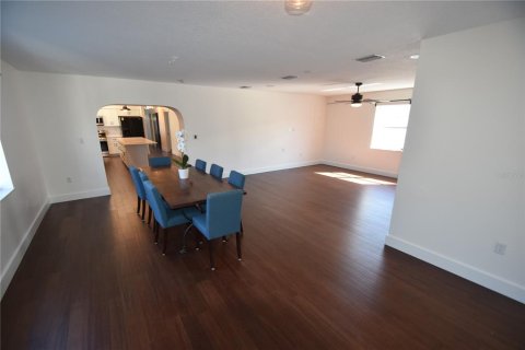 Villa ou maison à vendre à Saint Petersburg, Floride: 5 chambres, 238.76 m2 № 2399383 - photo 21
