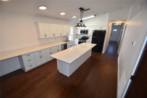 Villa ou maison à vendre à Saint Petersburg, Floride: 5 chambres, 238.76 m2 № 2399383 - photo 15