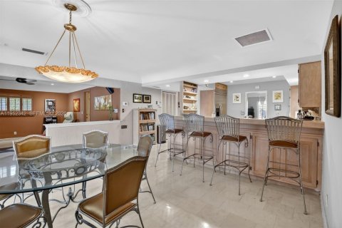 Купить виллу или дом в Плантация, Флорида 5 спален, 299.42м2, № 2009912 - фото 25