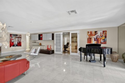 Купить виллу или дом в Плантация, Флорида 5 спален, 299.42м2, № 2009912 - фото 13