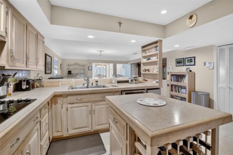 Купить виллу или дом в Плантация, Флорида 5 спален, 299.42м2, № 2009912 - фото 20