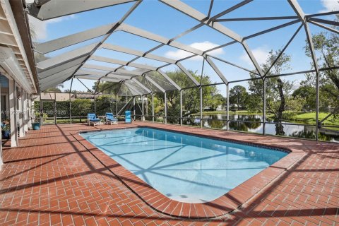 Купить виллу или дом в Плантация, Флорида 5 спален, 299.42м2, № 2009912 - фото 3