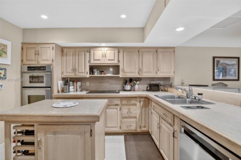 Купить виллу или дом в Плантация, Флорида 5 спален, 299.42м2, № 2009912 - фото 22