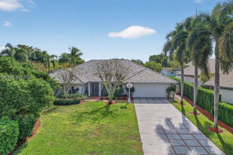 Дом в Плантация, Флорида 5 спален, 299.42м2 № 2009912