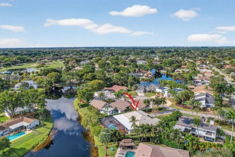 Купить виллу или дом в Плантация, Флорида 5 спален, 299.42м2, № 2009912 - фото 2