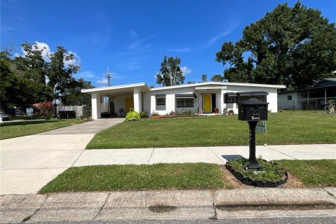 House in Orlando, Florida 3 bedrooms, 124.95 sq.m. № 2200714