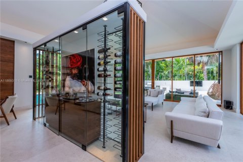 Villa ou maison à louer à Miami, Floride: 6 chambres, 416.39 m2 № 1979396 - photo 19