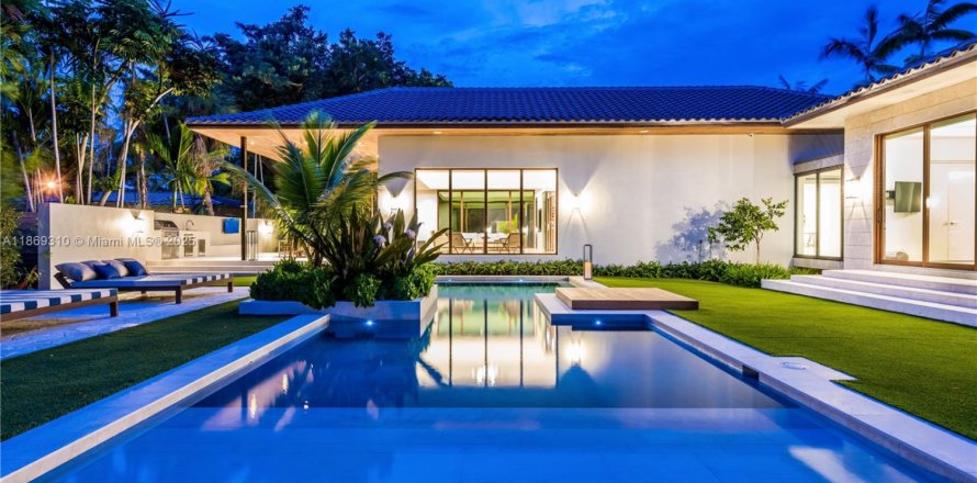 Villa ou maison à Miami, Floride 6 chambres, 416.39 m2 № 1979396