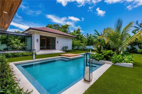 Villa ou maison à louer à Miami, Floride: 6 chambres, 416.39 m2 № 1979396 - photo 8