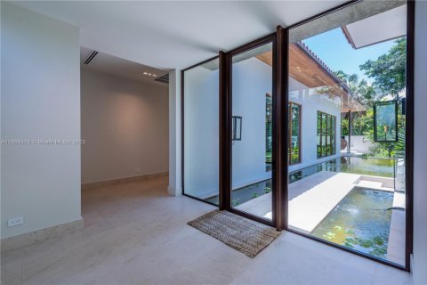 Villa ou maison à louer à Miami, Floride: 6 chambres, 416.39 m2 № 1979396 - photo 10