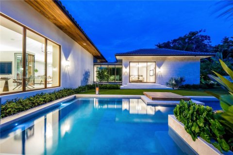 Villa ou maison à louer à Miami, Floride: 6 chambres, 416.39 m2 № 1979396 - photo 3