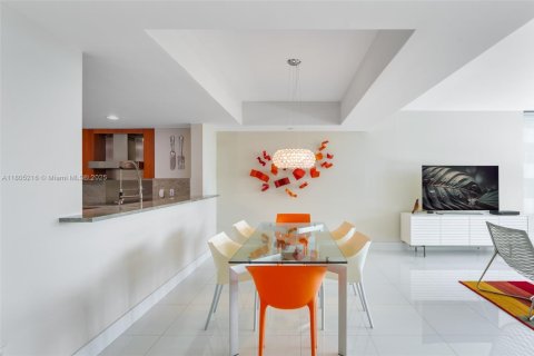 Condominio en venta en Miami, Florida, 3 dormitorios, 216.74 m2 № 1864230 - foto 6