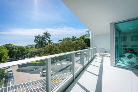 Condominio en venta en Miami, Florida, 3 dormitorios, 216.74 m2 № 1864230 - foto 9