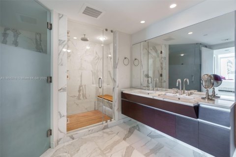Condominio en venta en Miami, Florida, 3 dormitorios, 216.74 m2 № 1864230 - foto 12