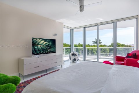 Condominio en venta en Miami, Florida, 3 dormitorios, 216.74 m2 № 1864230 - foto 8