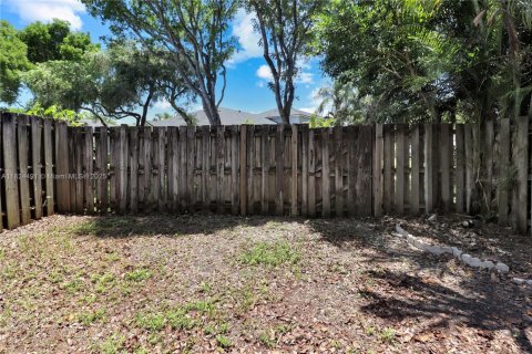 Townhouse in Miami, Florida 3 bedrooms, 170.38 sq.m. № 1951590 - photo 25