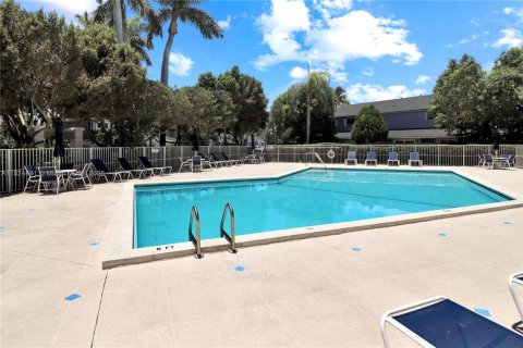 Townhouse in Miami, Florida 3 bedrooms, 170.38 sq.m. № 1951590 - photo 28