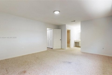 Townhouse in Miami, Florida 3 bedrooms, 170.38 sq.m. № 1951590 - photo 16