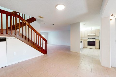 Townhouse in Miami, Florida 3 bedrooms, 170.38 sq.m. № 1951590 - photo 11