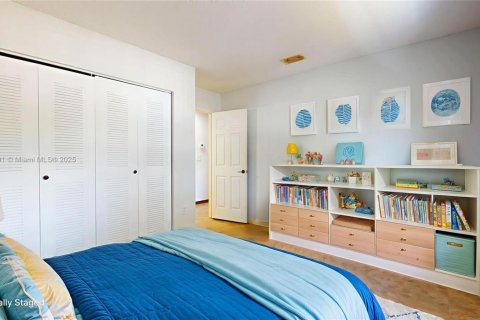 Townhouse in Miami, Florida 3 bedrooms, 170.38 sq.m. № 1951590 - photo 21