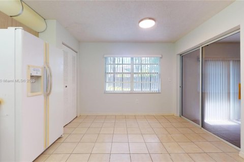 Townhouse in Miami, Florida 3 bedrooms, 170.38 sq.m. № 1951590 - photo 9