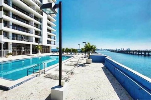Copropriété à louer à Miami, Floride: 38.09 m2 № 1861405 - photo 2