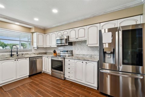 House in Tampa, Florida 3 bedrooms, 175.03 sq.m. № 1840249 - photo 16