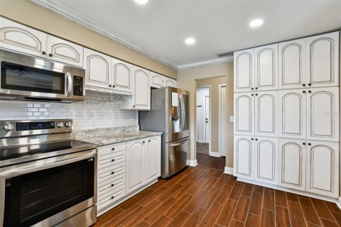 House in Tampa, Florida 3 bedrooms, 175.03 sq.m. № 1840249 - photo 17