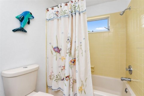Condo in Englewood, Florida, 2 bedrooms  № 2383724 - photo 29