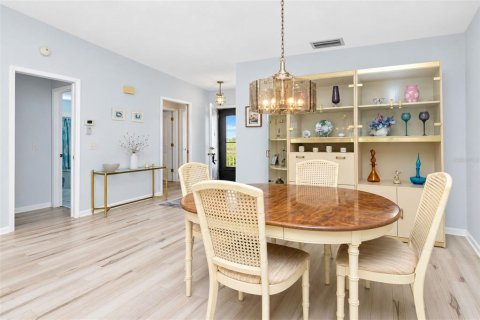 Condo in Englewood, Florida, 2 bedrooms  № 2383724 - photo 20